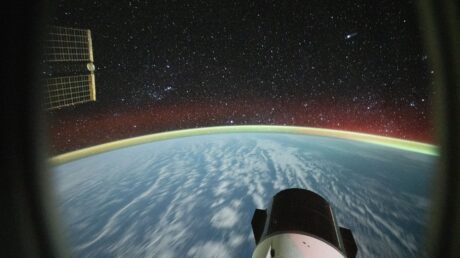 NASA досрочно возвращает экипаж SpaceX на Землю