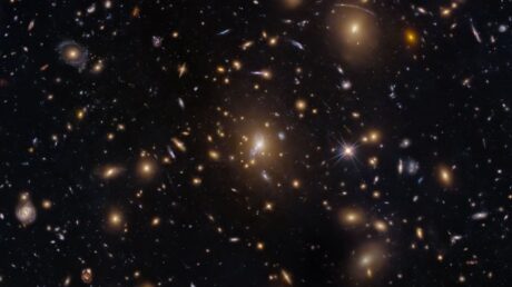 История и научное значение глубоких снимков телескопа Хаббл