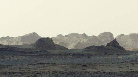 Ровер Curiosity показал захватывающий рассвет на Марсе глазами человека