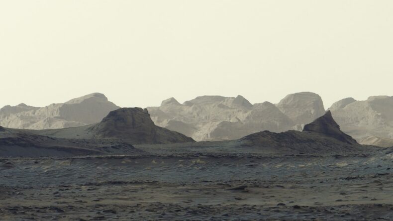 Ровер Curiosity показал захватывающий рассвет на Марсе глазами человека